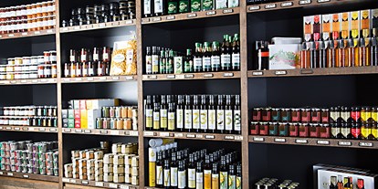 Händler - überwiegend selbstgemachte Produkte - Steiermark - ein breites Sortiment an Essigen, Ölen, Gewürzen, Salzen, Knabbereien und Süßem - Heimatgold Schladming