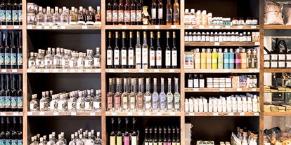 Händler - Unternehmens-Kategorie: Hofladen - Salzburg - bester Wein von österreichs Weinbauern, Bier von Brauereien aus der Region und hochwertigste Edelbrände und Liköre gibt es ebenfalls bei Heimatgold  - Heimatgold Zell am See