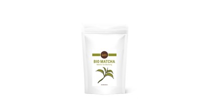 Händler - Steiermark - Unser Bio Matcha Latte Mix lässt sich herrlich einfach, die köstlichsten Variationen dieses Getränks auch zu Hause herstellen.

2 Kaffeelöffel mit 0,3l einer heißen Milch Deiner Wahl aufgießen, umrühren und fertig. Schmeckt auch großartig als Kaltgetränk oder pepp einfach Deinen Smoothie mit etwas grüner Power auf. - Barista’s Kaffee 