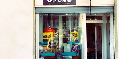 Händler - Zahlungsmöglichkeiten: Kreditkarte - Wien - Ladenfront - Wiener LP Café