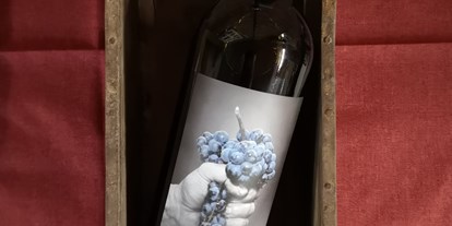 Händler - nachhaltige Verpackung - Dark Treasure - Wein Haider