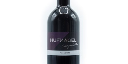 Händler - Art der erstellten Produkte: Spirituosen - Weinflasche Weingut Hufnagel - Weingut HUFNAGEL