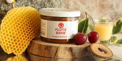 Händler - CE-Kennzeichnung - Flotte Biene
Eierlikörkuchen mit Dinkelmehl, Joghurt, Weichseln und Honig (statt Zucker) - Backen mit Herz e.U.