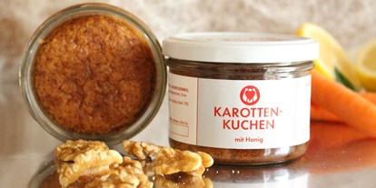 Händler - Oberösterreich - Karottenkuchen
saftiger Kuchen mit Walnüssen, Karotten und Honig (statt Zucker) - Backen mit Herz e.U.