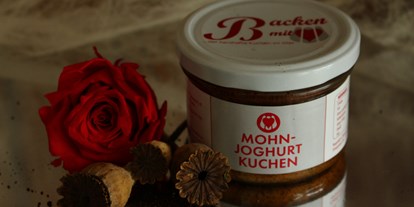 Händler - Wertschöpfung in Österreich: vollständige Eigenproduktion - Mohn Joghurt Kuchen
sehr luftig und leicht - Backen mit Herz e.U.