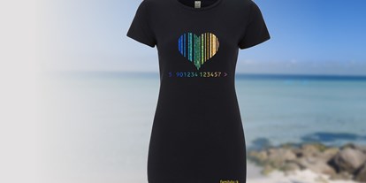 Händler - Art der erstellten Produkte: Kleidung - Damen-T-Shirt im Familylook "LoveCode"
 - mr2 familylook