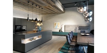 Händler - Meisterbetrieb - Individuelle Küchen inklusive einzigartigem Essbereich - Sendlhofer Design