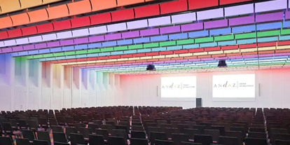 Händler - Wien - RGB-W Effektbeleuchtung DMX jede Deckenreihe extra steuerbar, Hyatt//Andaz Wien - PEGASUS Systems GmbH