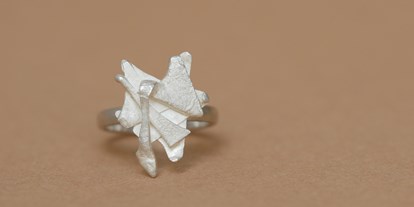 Händler - Wien - TUKOA Kollektion "Tu me fais fondre". Ring aus Silber, RW52. - TUKOA Jewellery Design