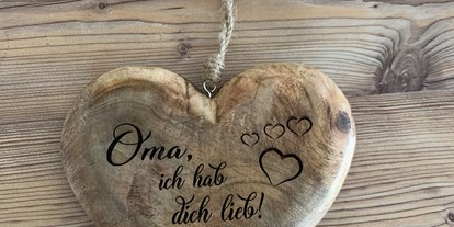 Händler - 100 % steuerpflichtig in Österreich - Steiermark - Mango-Holz graviert

Oma - Geschenkeparadies 