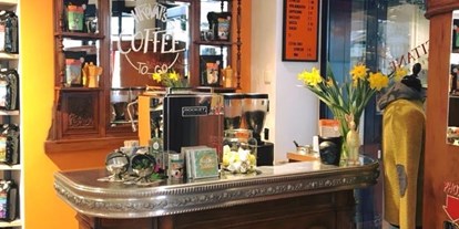 Händler - Produkt-Kategorie: Drogerie und Gesundheit - Oberösterreich - Verkosten Sie an unserer Kaffeebar unsere frisch gerösteten Kaffees! - Hrovat‘s ein Stück Bad Ischl