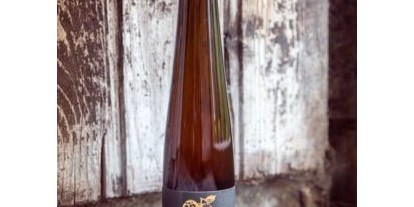 Händler - Produkt-Kategorie: Haus und Garten - Salzburg - Bio-Eisapfel, Apfelsüßwein
0,375 l Flasche mit Schraubverschluss - Cida e.U.