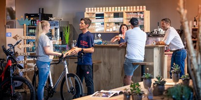 Händler - überwiegend Fairtrade Produkte - Salzburg - Prinzbike Sportcafe - Prinzbike der Bikeshop in Bergheim bei Salzburg
