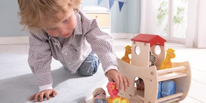 Händler - Produkt-Kategorie: Baby und Kind - Steiermark - Arche Noah aus Holz mit Tieren - spielzeuglade 