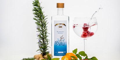 Händler - Zahlungsmöglichkeiten: Sofortüberweisung - Salzburg - Exklusiv bei uns gibt es den TIEFBLAU Seenland-Gin, der Himbeer-fruchtige Gin mit Seekirchner Bio-Kräutern. - Whiskyfreunde Seekirchen
